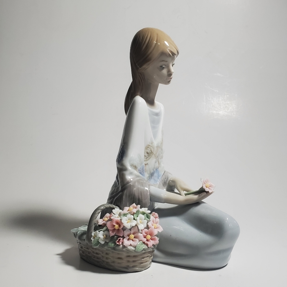LLADRO Flower Song - 1988 Lladro Collector Society Figurine by LLADRO Vintage - Picture 4 of 10